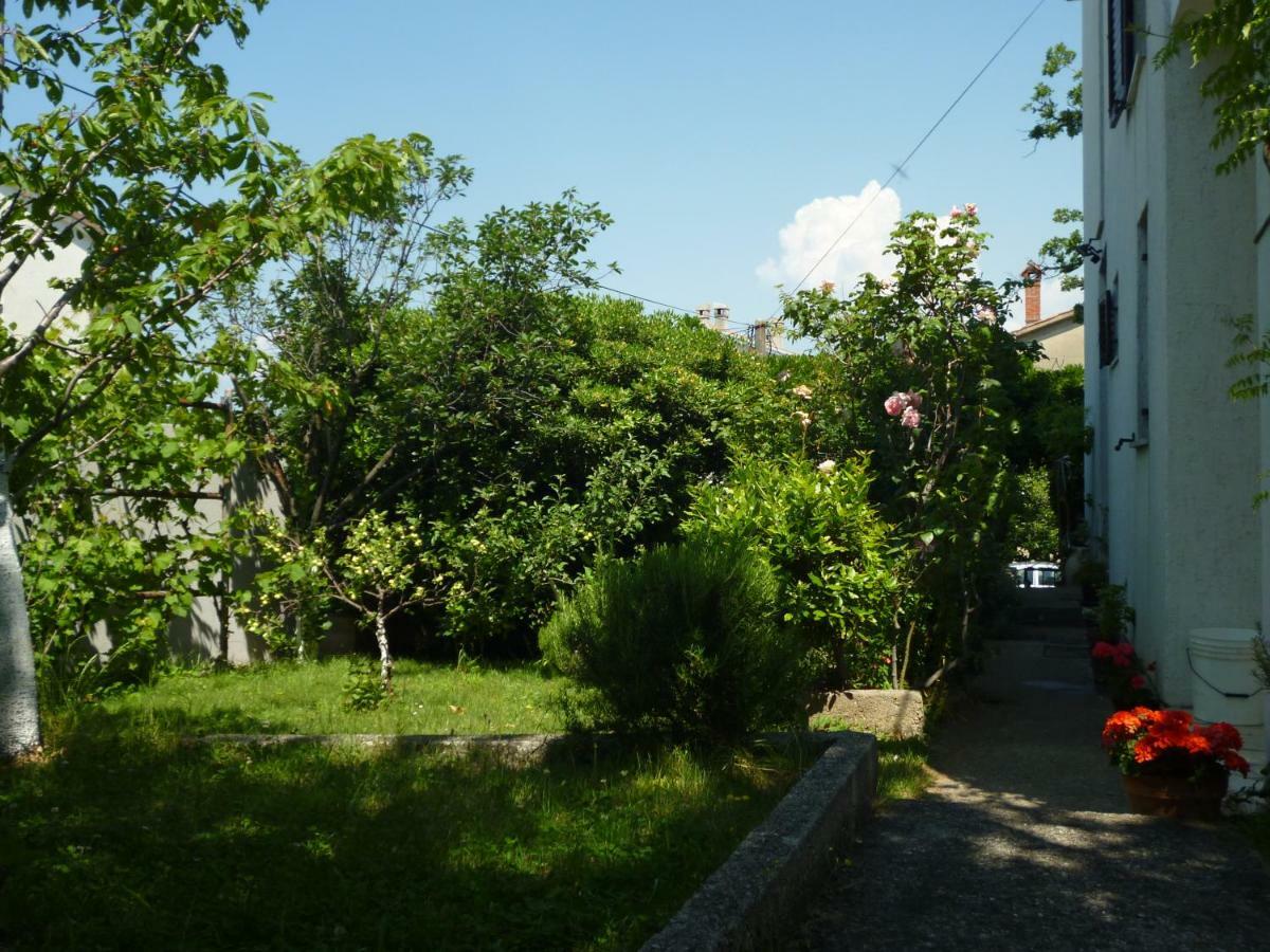 Leona Apartment คราลเยวีจา ภายนอก รูปภาพ